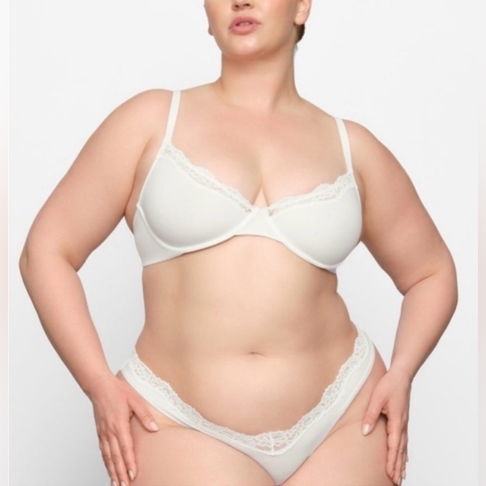 Skims Fits Everybody Lace Underwire Bra